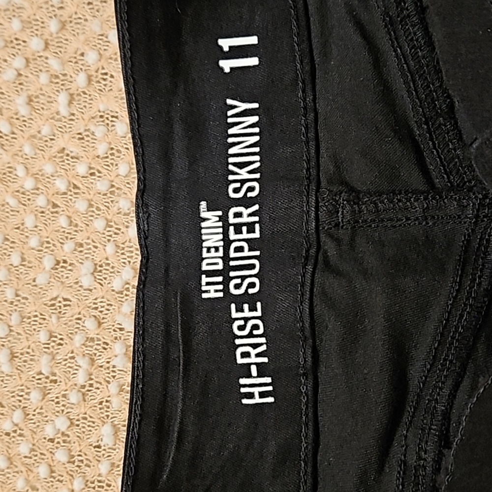 Hot Topic Jeans - Picture 7 of 12